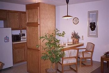 Mcgovern'S Motel And Suites Sun Prairie Экстерьер фото